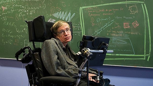 La muerte de Stephen Hawking y la hipocresía de la ciencia contra la medicina natural